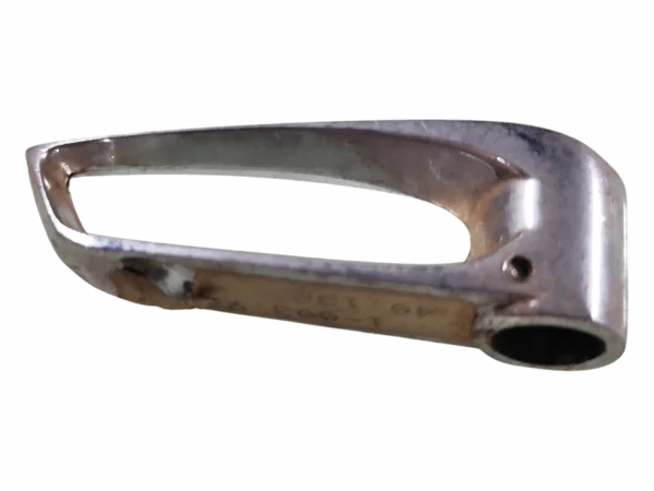 Trinco quebra vento GM Chevrolet D20 D40 D60 D80 D12000 D22000 dianteiro direito